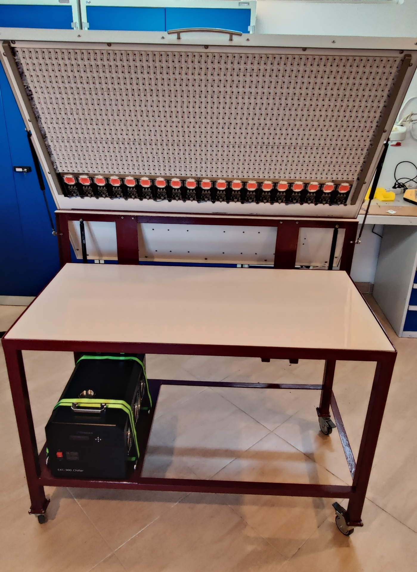 LightScape GT-1 gradient table with LED canopy raised